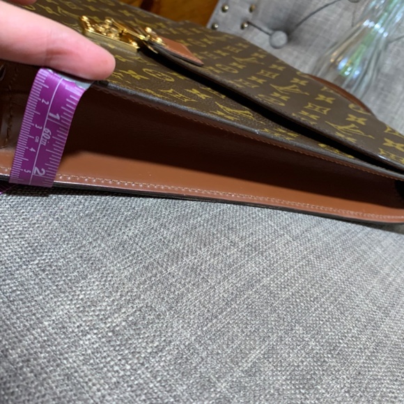 Authentic Louis Vuitton Porte Documents Bandouliere - Picture 6 of 15